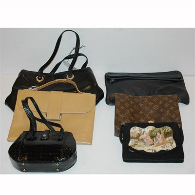 Lot 576 - Group of Purses