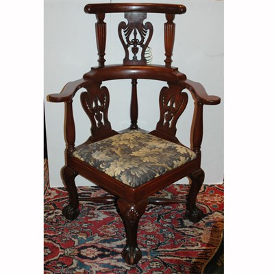 Lot 588 - Georgian Style Mahogany Corner Chair