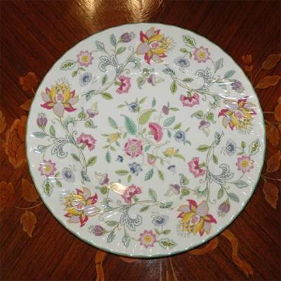 Lot 622 - Set of Twelve Minton Bone China Service Plates