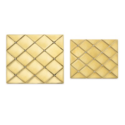 Lot 305 - Gold and Diamond Compact and Case