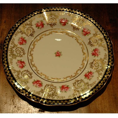 Lot 193 - Set of Eighteen Cauldon Gilt and Floral...