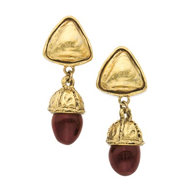 Lot 504 - Chanel Dangling Acorn Earrings 1980s Gold...