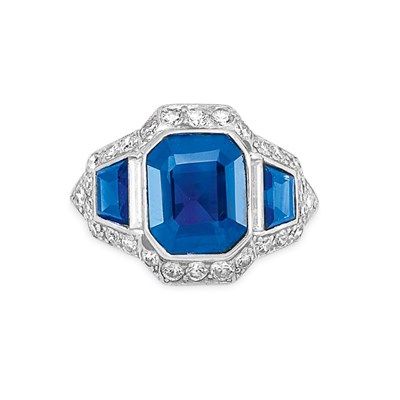 Lot 187 - Sapphire and Diamond Ring