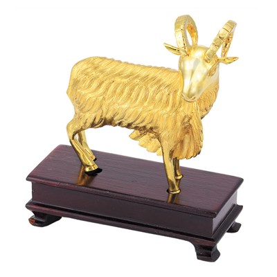 Lot 346 - High Karat Gold Ram Desk Objet with Stand