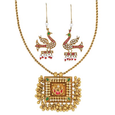 Lot 158 - Indian Gold, Foiled-Back Stone and Diamond Pendant Necklace and Pair of  Pendant-Earrings