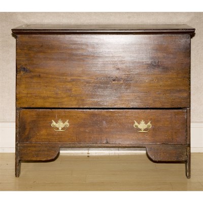 Lot 288 - Pine Blanket Chest 19th Century The hinged top...