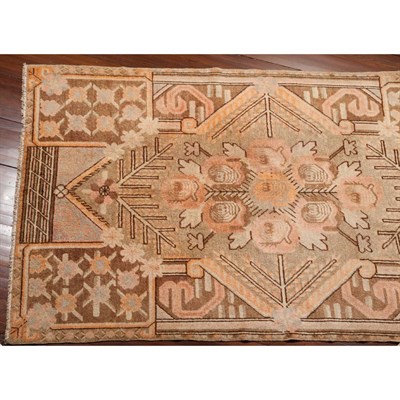 Lot 622 - Samarkand Rug East Turkestan, second quarter...