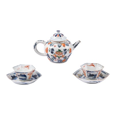 Lot 270 - Pair of Chinese Export Imari Porcelain Tea...