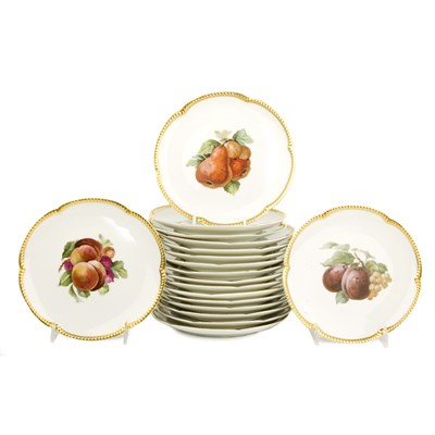 Lot 565 - Set of Eighteen Bavarian Porcelain Fruit Plates