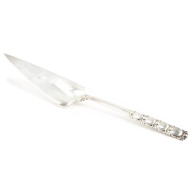 Lot 551 - Tiffany & Co. Sterling Silver Cake Server