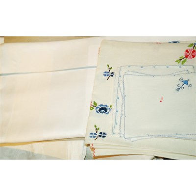Lot 393A - Miscellaneous Group of Linens