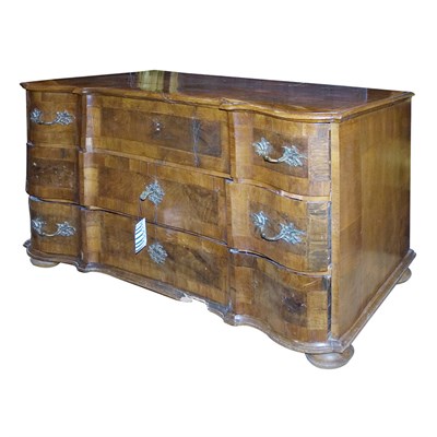 Lot 269 - South German Baroque Baroque Walnut Commode...