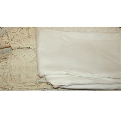 Lot 425A - Miscellaneous Group of Linens