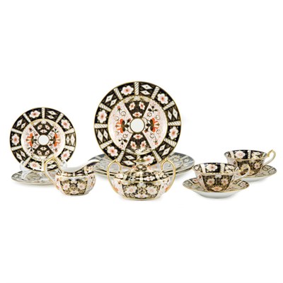 Lot 134 - Royal Crown Derby Porcelain Dinner Service In...
