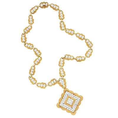 Lot 422 - Gold and Cultured Pearl Pendant-Brooch Necklace