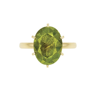 Lot 99 - Gold and Demantoid Garnet Ring