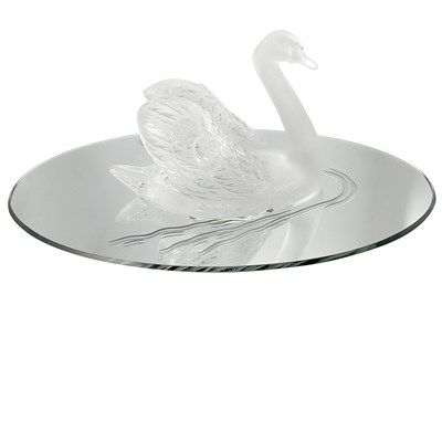Lot 356 - Lalique Molded and Etched Glass Cygnes...