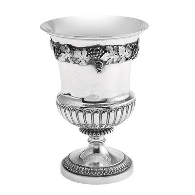 Lot 345 - George III Silver Urn William Elliot, London,...