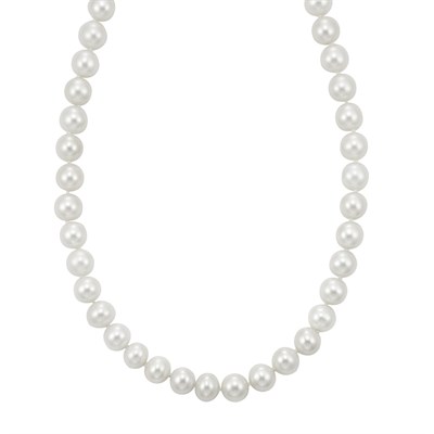 Lot 20 - Long Freshwater Pearl Necklace