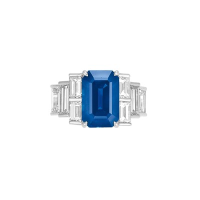 Lot 269 - Sapphire and Diamond Ring