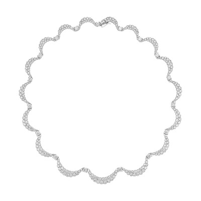 Lot 524 - Diamond Necklace