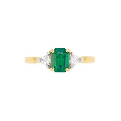 Lot 71 - Gold, Emerald and Diamond Ring