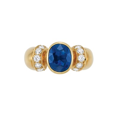 Lot 125 - Gold, Sapphire and Diamond Ring