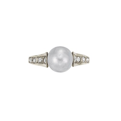 Lot 184 - Pearl and Diamond Ring