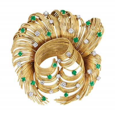 Lot 448 - Gold, Emerald and Diamond Wire Spray Clip-Brooch