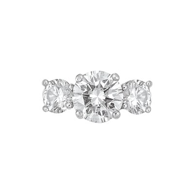 Lot 597 - Diamond Ring
