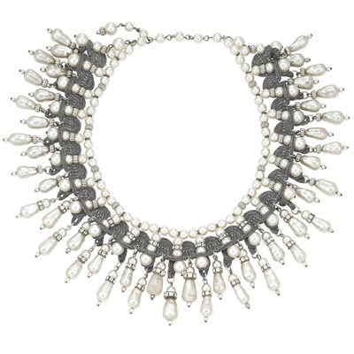 Lot 116 - White Metal, Imitation Pearl and Faux Diamond Choker Necklace