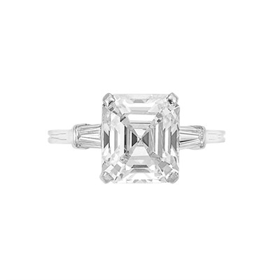 Lot 609 - Diamond Ring
