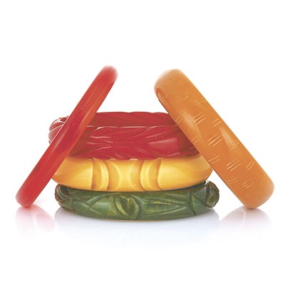 Lot 3 - Three Bakelite and Two Celluloid Bangle Bracelets
