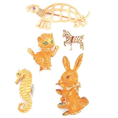 Lot 108 - Five Gold Animal Pins