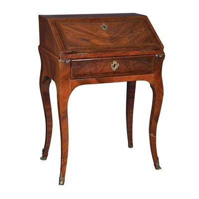 Lot 403 - Louis XV Kingwood Diminutive Bureau en Pente...