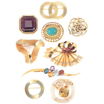 Lot 132 - Nine Brooches