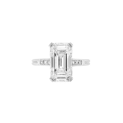 Lot 526 - Platinum and Diamond Ring, Tiffany & Co.