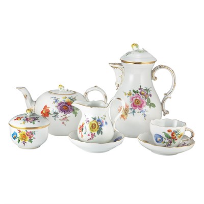 Lot 1112 - Meissen Gilt and Polychrome Decorated...