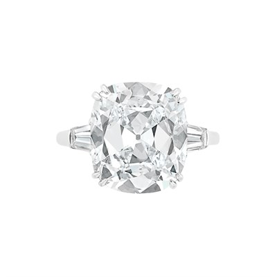 Lot 559 - Diamond Ring, Harry Winston