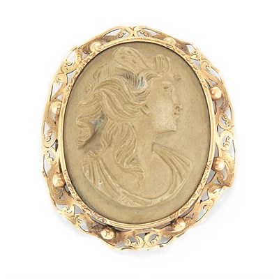 Lot 194 - Antique Gold and Lava Cameo Brooch