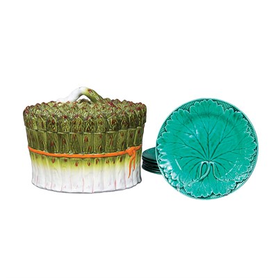Lot 1134 - Set of Seven Wedgwood Pottery Green Leaf...