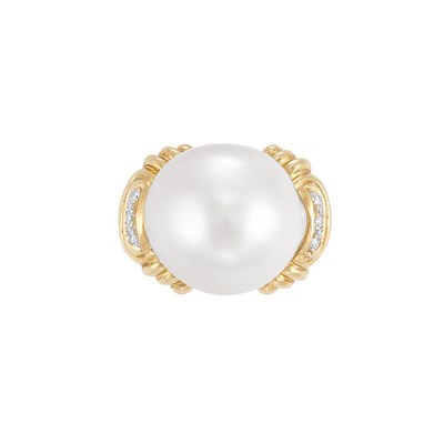 Lot 11 - Gold, Cultured Pearl and Diamond Ring