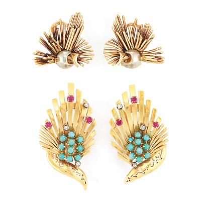 Lot 209 - Two Pairs of Gold Spray Earclips