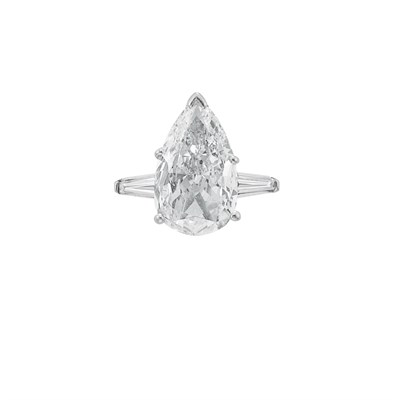 Lot 288 - Platinum and Diamond Ring