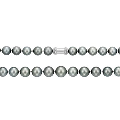 Lot 218 - Gray Cultured Pearl Necklace with White Gold and Diamond Clasp