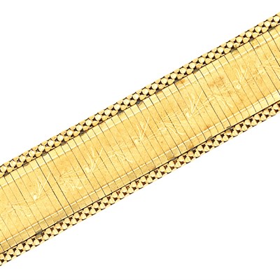 Lot 559 - Gold Bracelet