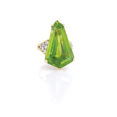 Lot 511 - Gold, Peridot and Diamond Ring, Van Cleef & Arpels