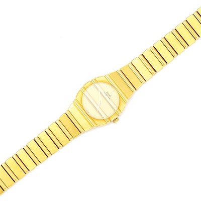 Lot 29 - Gold Wristwatch, Piaget