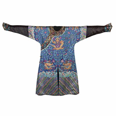 Lot 211 - Chinese Silk Robe 19th Century Embroidered...