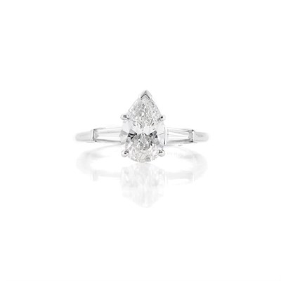 Lot 778 - Diamond Ring